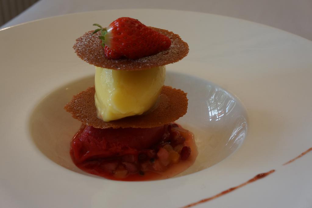 Hotel Courtille De Solutre מראה חיצוני תמונה