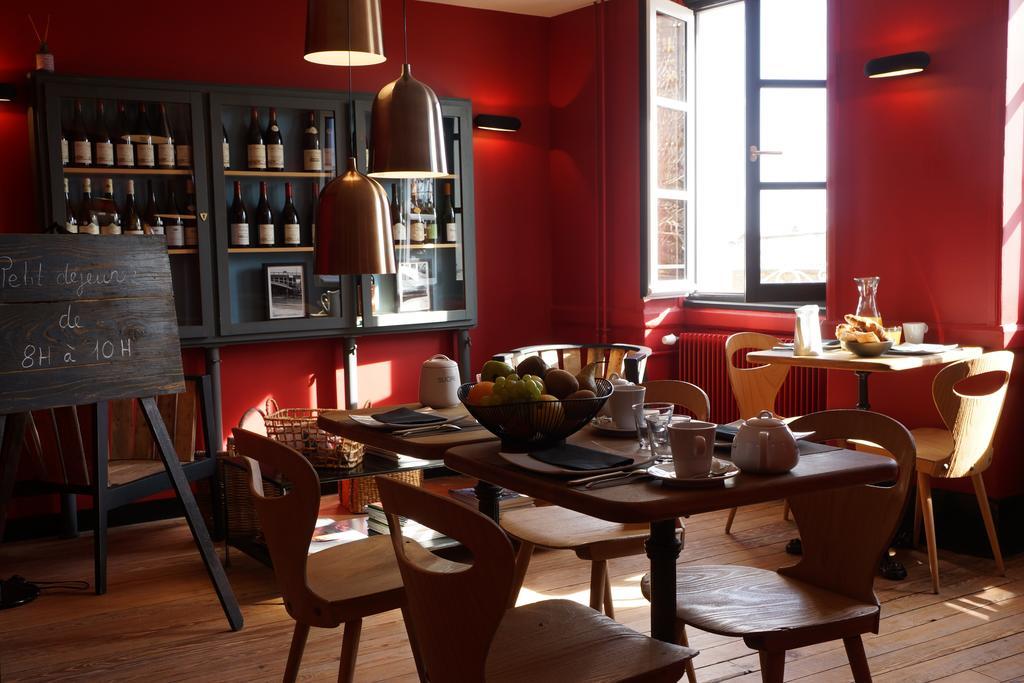 Hotel Courtille De Solutre מראה חיצוני תמונה