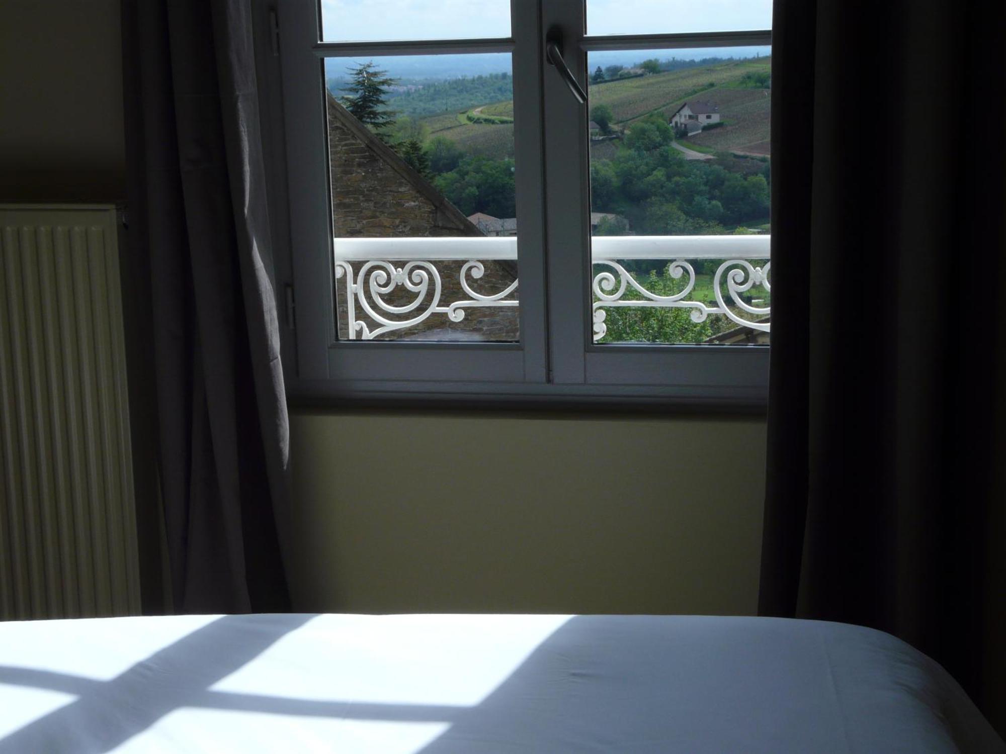 Hotel Courtille De Solutre מראה חיצוני תמונה
